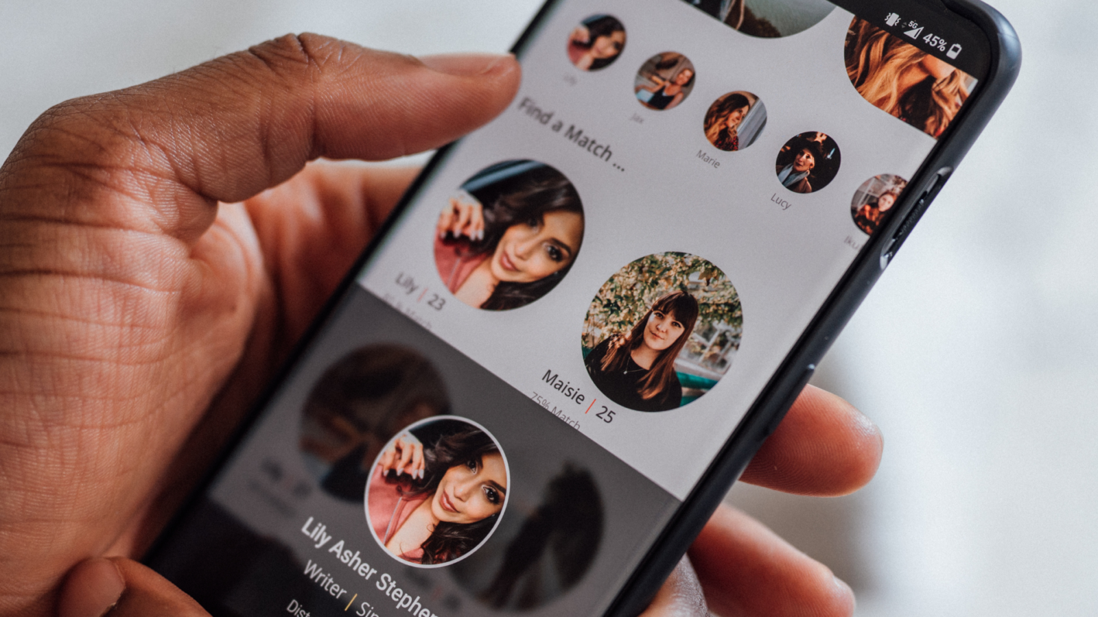 A man looking at the dating app conveys the modern approach to dating with little experience, highlighting the challenges and opportunities it presents.