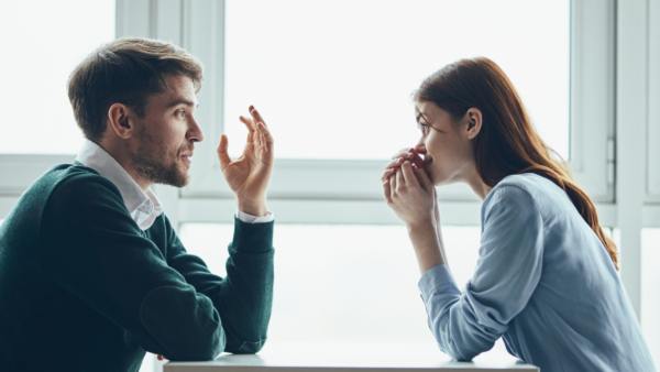 Non verbal cues during dates - Good Gentleman